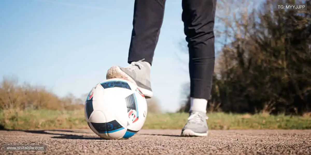 实时互动，弹幕狂欢！🎮🎉 体育直播，让热爱更有温度！